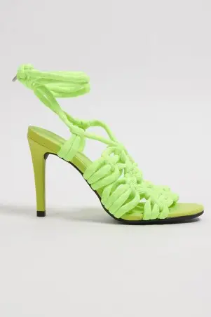 Sandalia Launches Perfume with strings