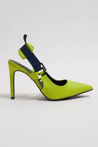 Scarpin Launches Perfume with Elastico