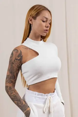 Cropped Hair Showing Shoulder