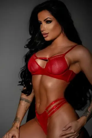 Red Ruby Beatrice Set Red Ruby Beatrice Set