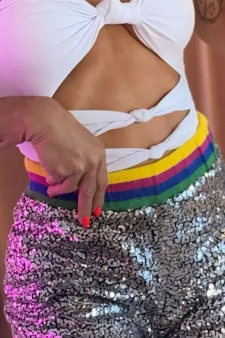 Shorts de Paetê Prata Shorts de Paetê Prata