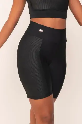 Bermuda Frequência Preta S/E Bermuda Frequência Preta S/E