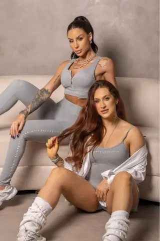 Gray Top Runner with Zipper