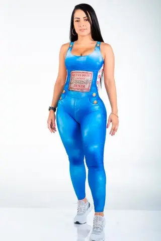 Macacão We Can Do It Fake Jeans Dynamite S/E Macacão We Can Do It Fake Jeans Dynamite S/E