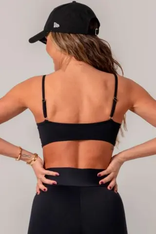 Top Workout Preto Reto com Silk