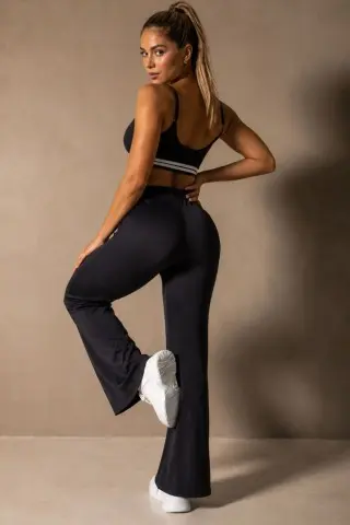 Calça Fitness Club Classics Preta Flare S/E