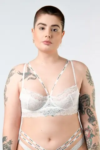 Sutiã LabellaMafia Meia-Taça de Renda com Strappys Branca Sutiã LabellaMafia Meia-Taça de Renda com Strappys Branca